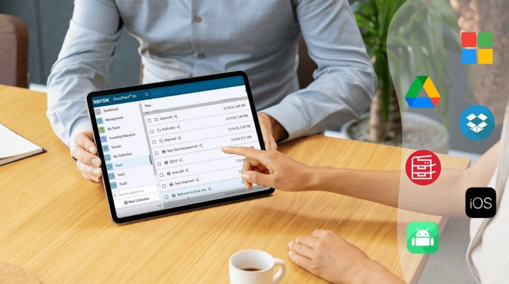 Xerox® DocuShare® Go : compatibilité et intégration transparentes Une main tenant un smartphone interagit avec l'écran tactile d'une imprimante multifonction Xerox, affichant diverses icônes, notamment des logos de stockage mobile et cloud, symbolisant une large compatibilité et une intégration transparente avec Xerox DocuShare Go.